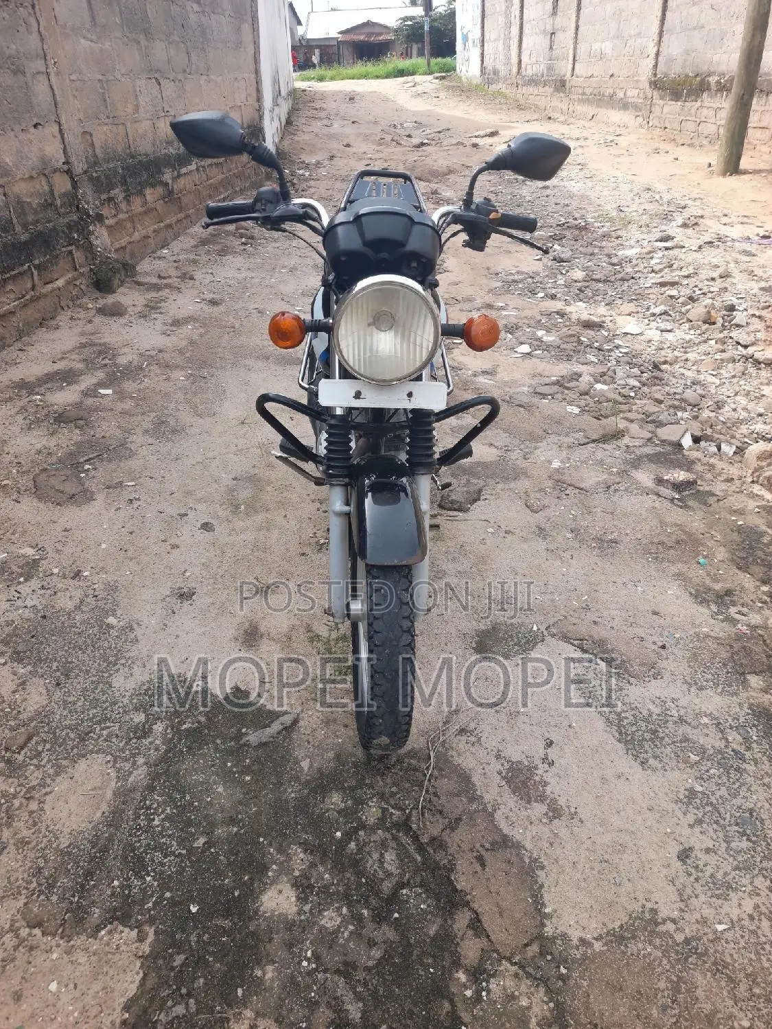 TVS HLX 125 2022 Black