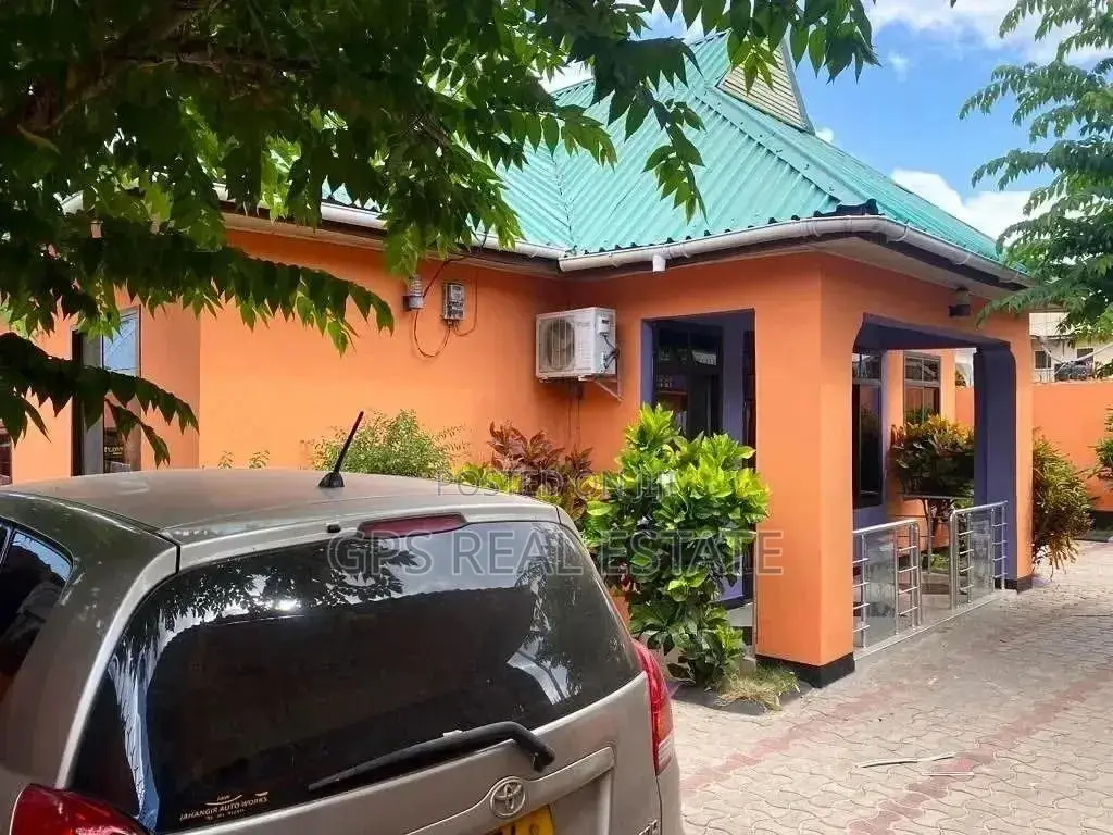 3bdrm House in Kinyerez, Kinondoni for sale