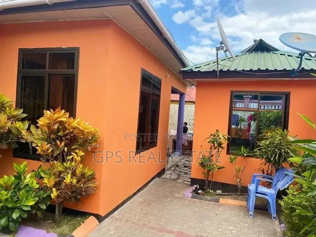 3bdrm House in Kinyerez, Kinondoni for sale
