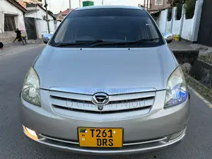 Toyota Corolla Spacio 2004 Silver