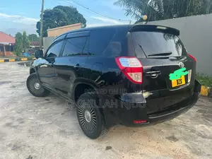 Toyota Vanguard 2010 Black