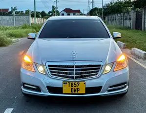 Mercedes-Benz E250 2012 Silver
