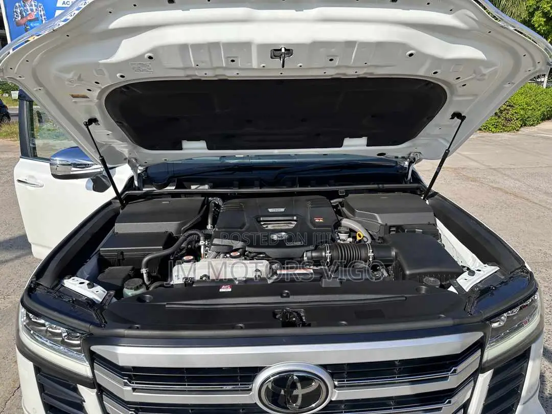 Toyota Land Cruiser 3.3 Diesel 4WD 2021 Pearl