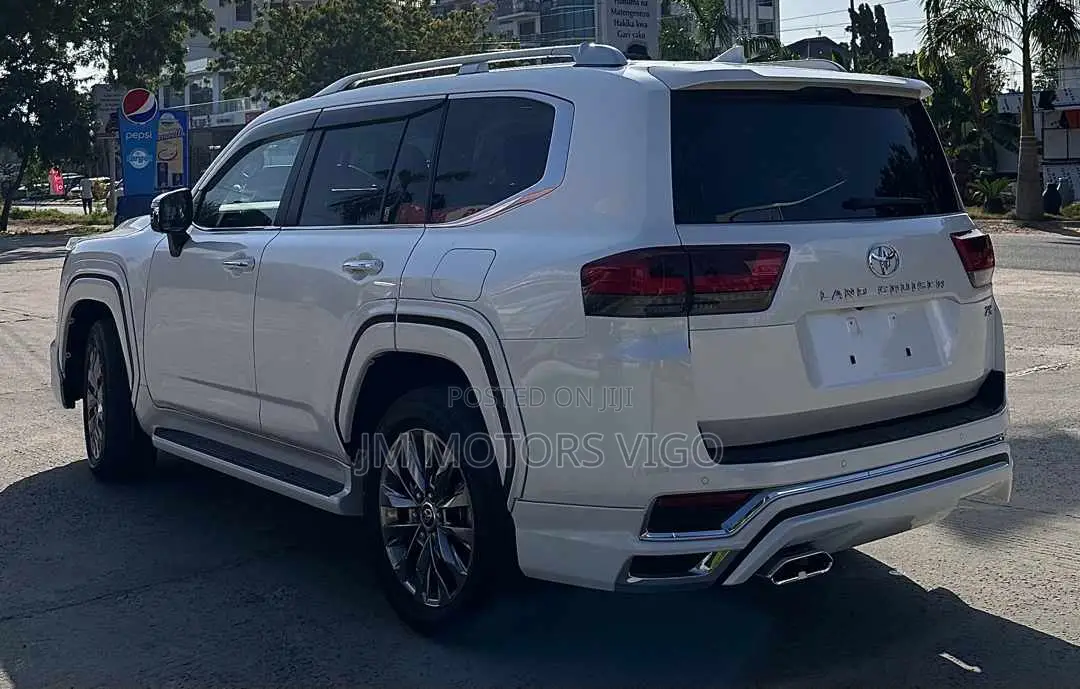 Toyota Land Cruiser 3.3 Diesel 4WD 2021 Pearl