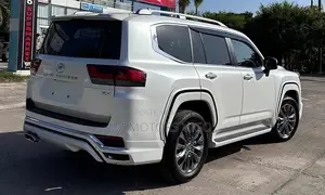 Toyota Land Cruiser 3.3 Diesel 4WD 2021 Pearl