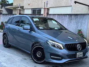 Mercedes-Benz B-Class Base B 250e 2016 Blue
