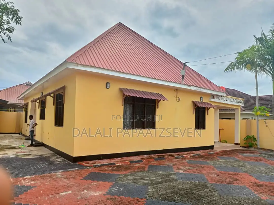 3bdrm Apartment in Dalalipapaatzseven, Kinondoni for rent