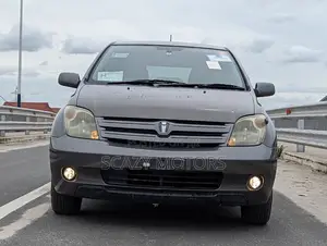 Toyota IST 2004 Gray