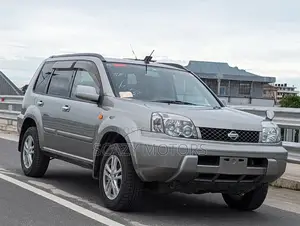Nissan X-Trail 2000 Gray