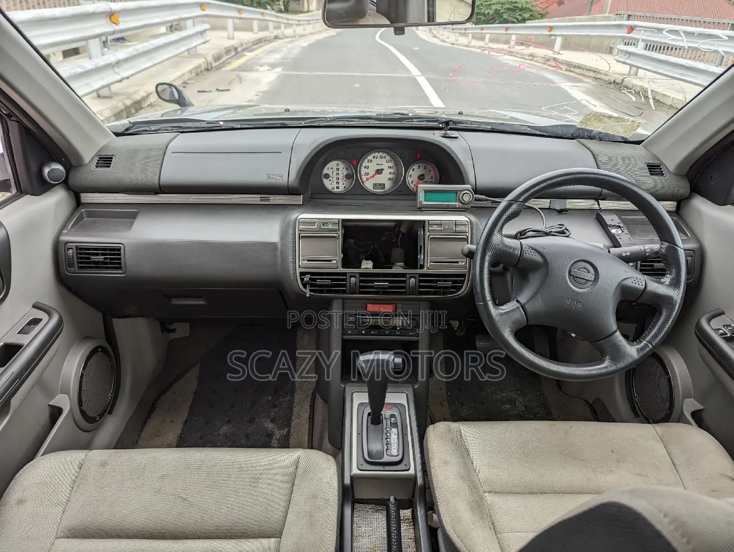 Nissan X-Trail 2000 Gray