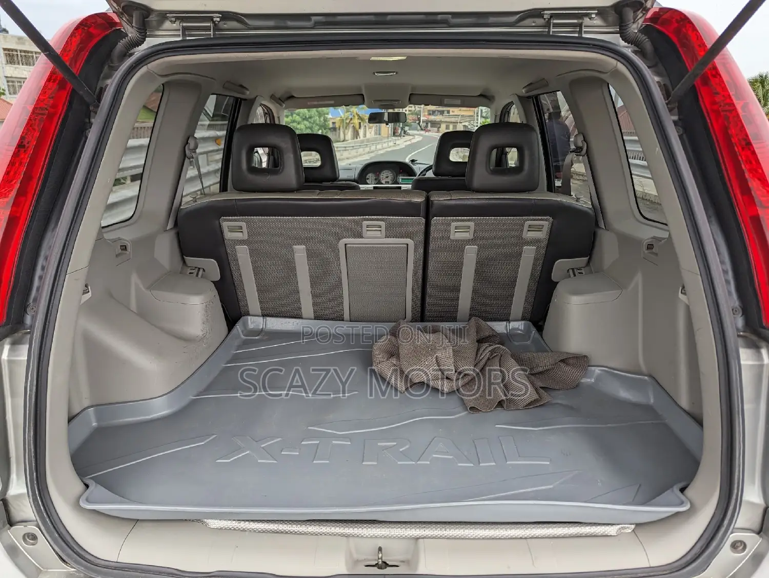 Nissan X-Trail 2000 Gray