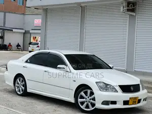 Toyota Crown 2006 White