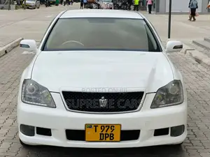 Toyota Crown 2006 White