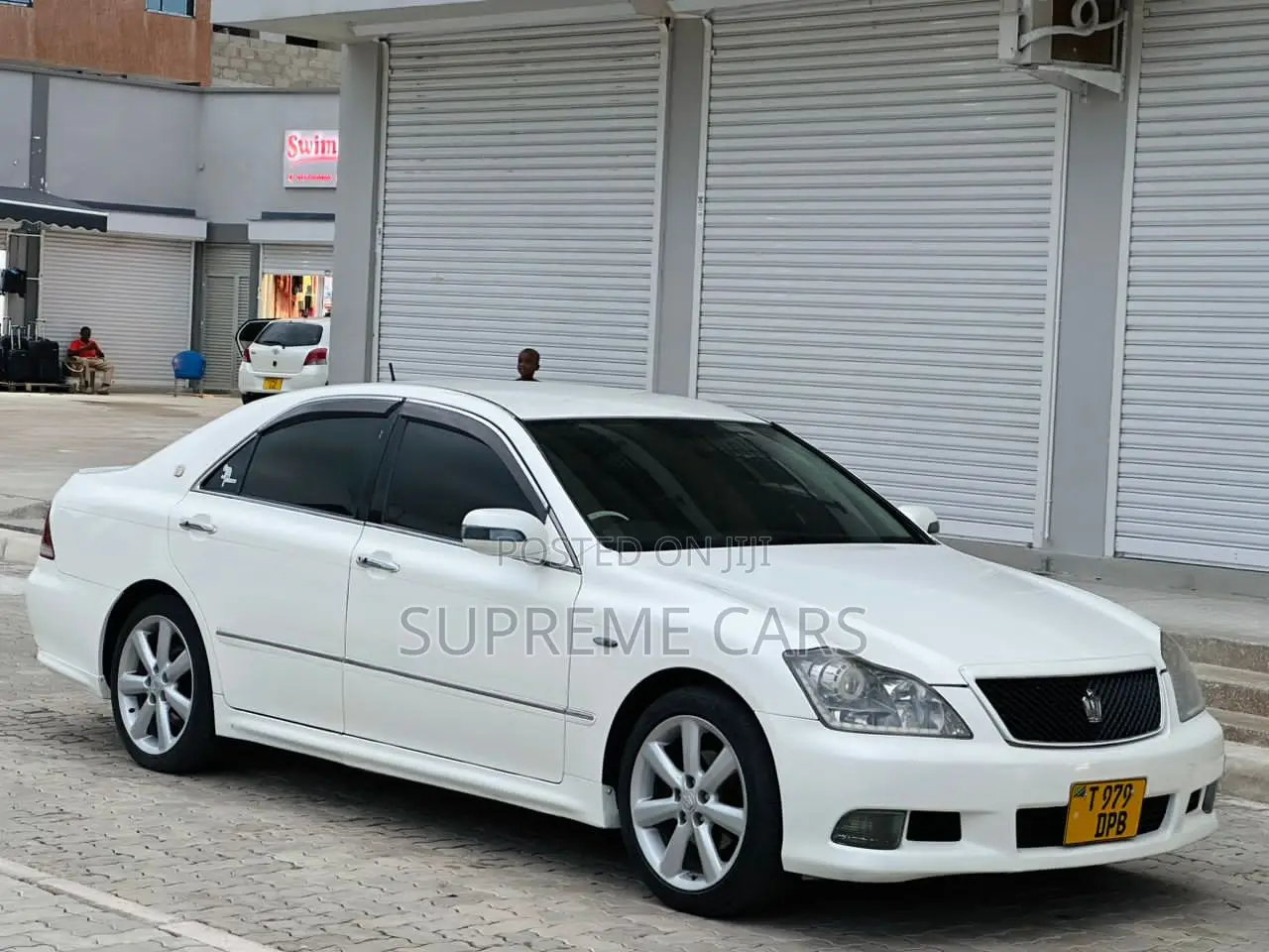 Toyota Crown 2006 White
