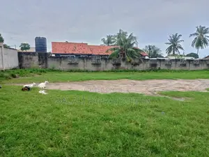 Eneo Lenye Ukubwa Wa SQMT 1400 Linauzw Lipo Tegeta Nyaishozi