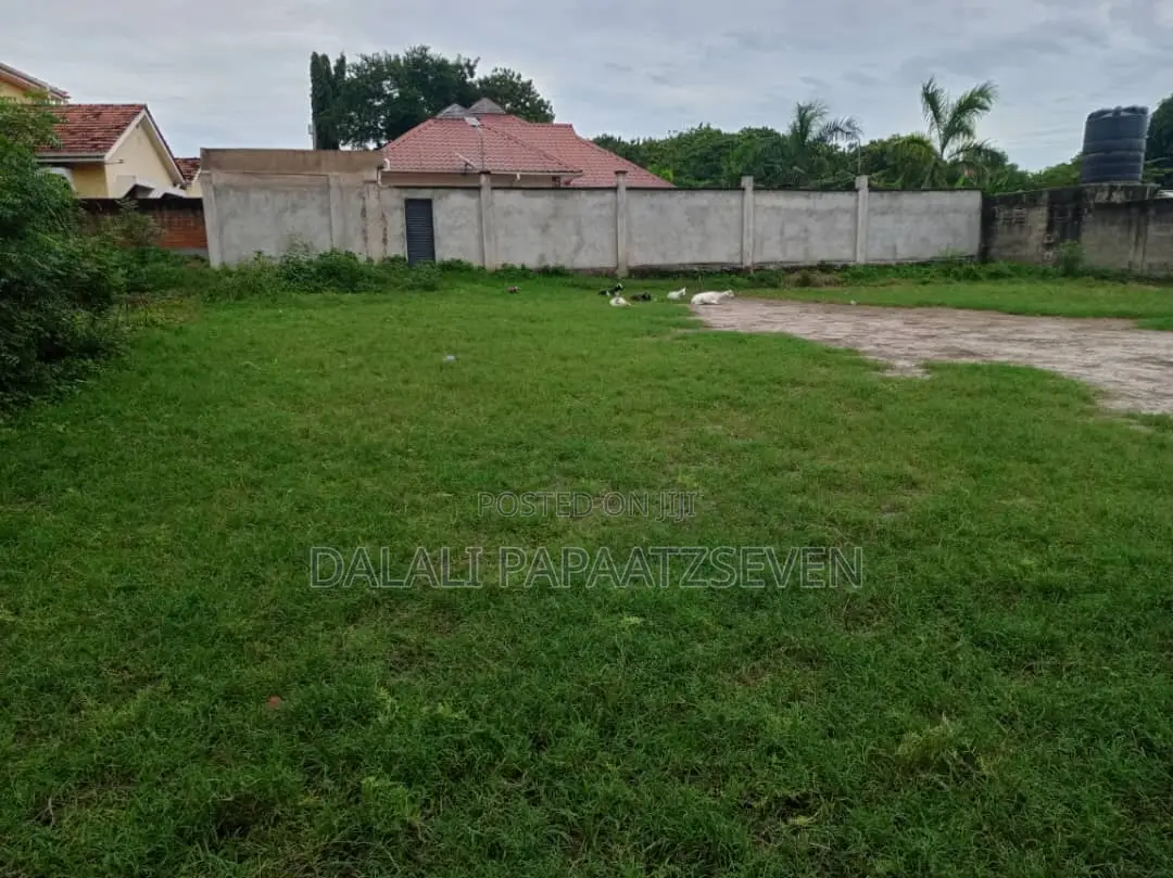 Eneo Lenye Ukubwa Wa SQMT 1400 Linauzw Lipo Tegeta Nyaishozi