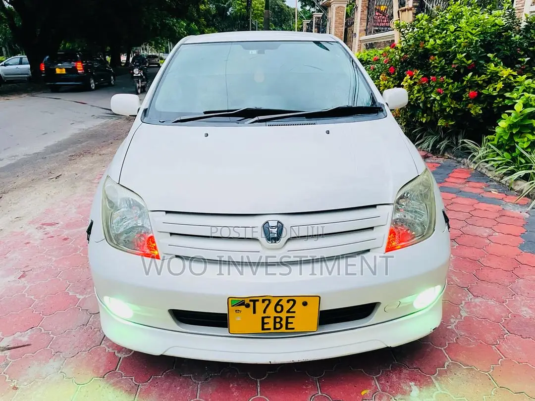 Toyota IST 2005 White