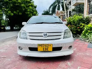 Toyota IST 2005 White