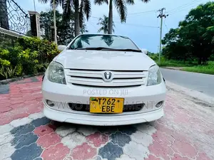 Toyota IST 2005 White