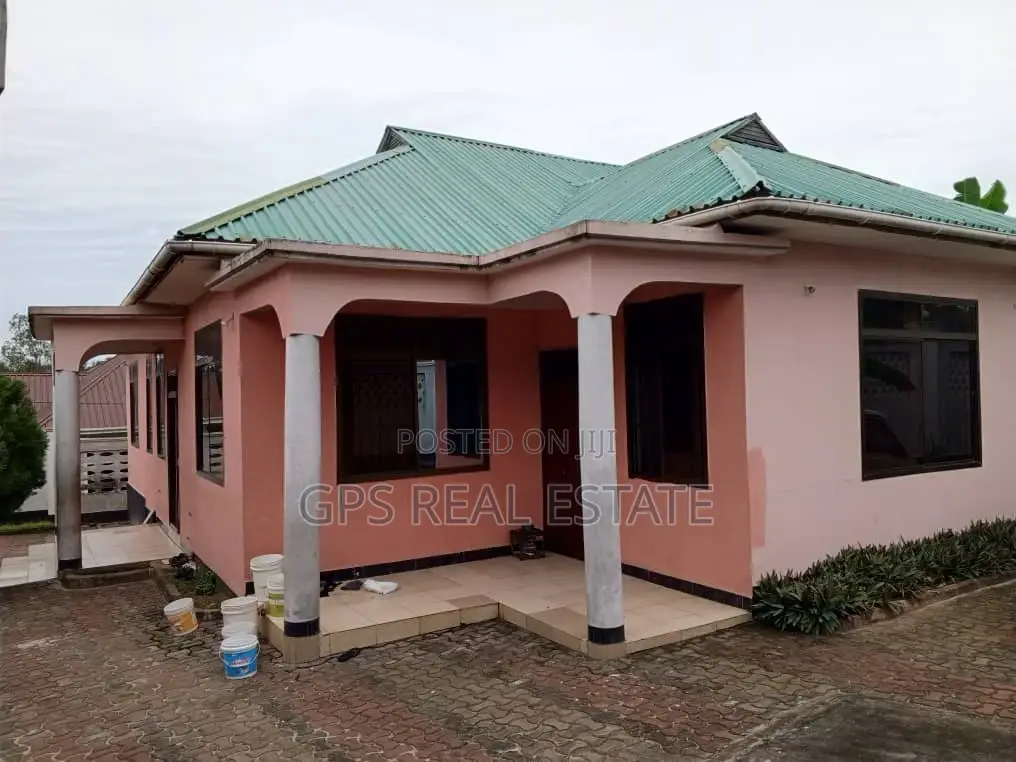 3bdrm House in Kibamba Hondogo, Kinondoni for sale