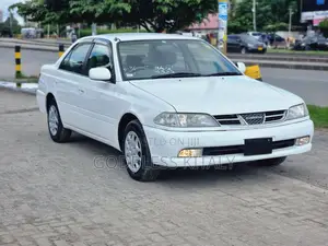 Toyota Carina 2000 White