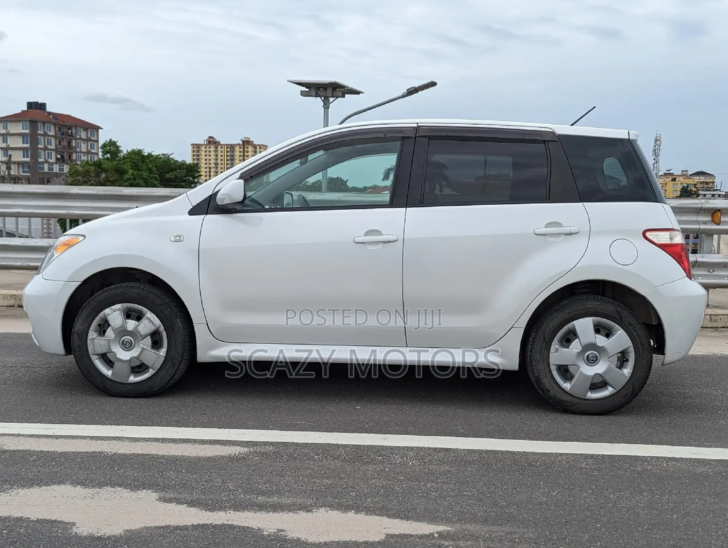 Toyota IST 2006 Off white