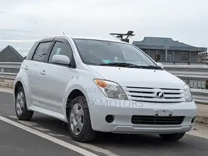 Toyota IST 2006 Off white