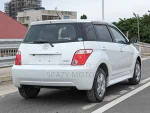 Toyota IST 2006 Off white