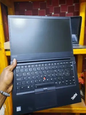 Laptop Lenovo ThinkPad E14 Gen 4 16GB Intel Core I5 SSD 512GB