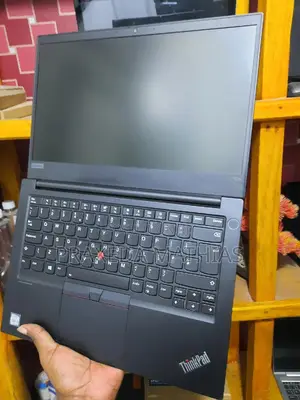 Laptop Lenovo ThinkPad E14 Gen 4 16GB Intel Core I5 SSD 512GB
