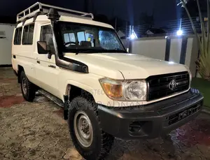 Toyota Land Cruiser 2016 White