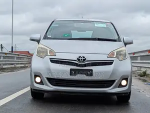 Toyota Ractis 2011 Silver