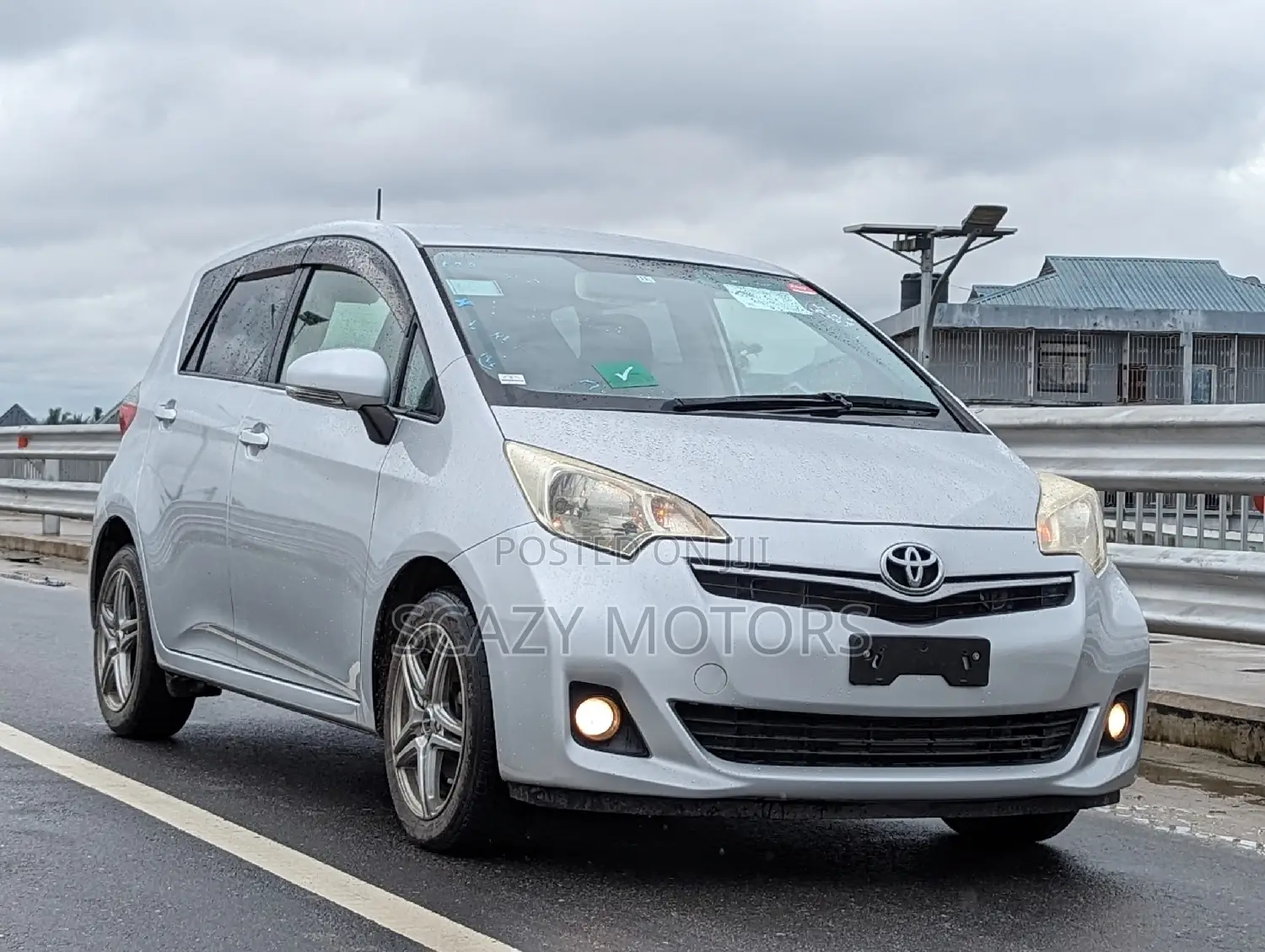 Toyota Ractis 2011 Silver