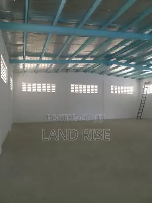 300 SQM Warehouse in Tazara