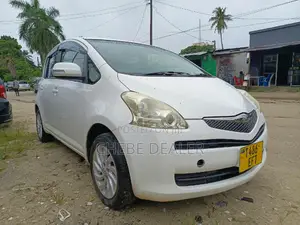 Toyota Ractis 2006 White