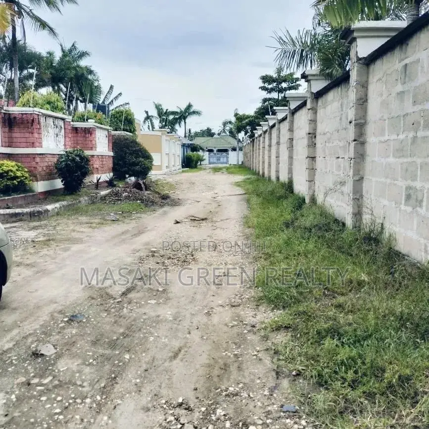 800 SQM Fenced Plot for Sale at Ununio Beach