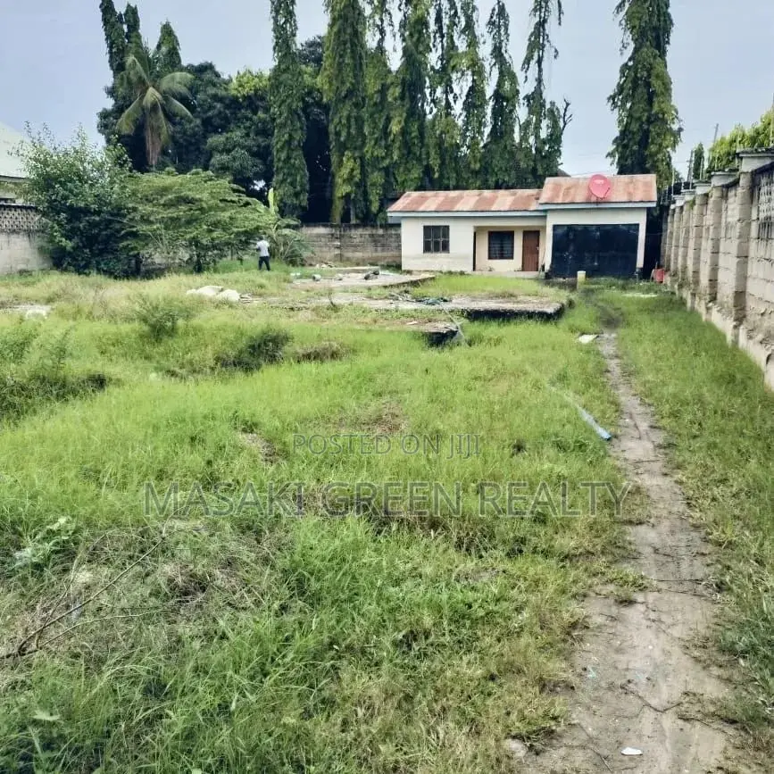 800 SQM Fenced Plot for Sale at Ununio Beach