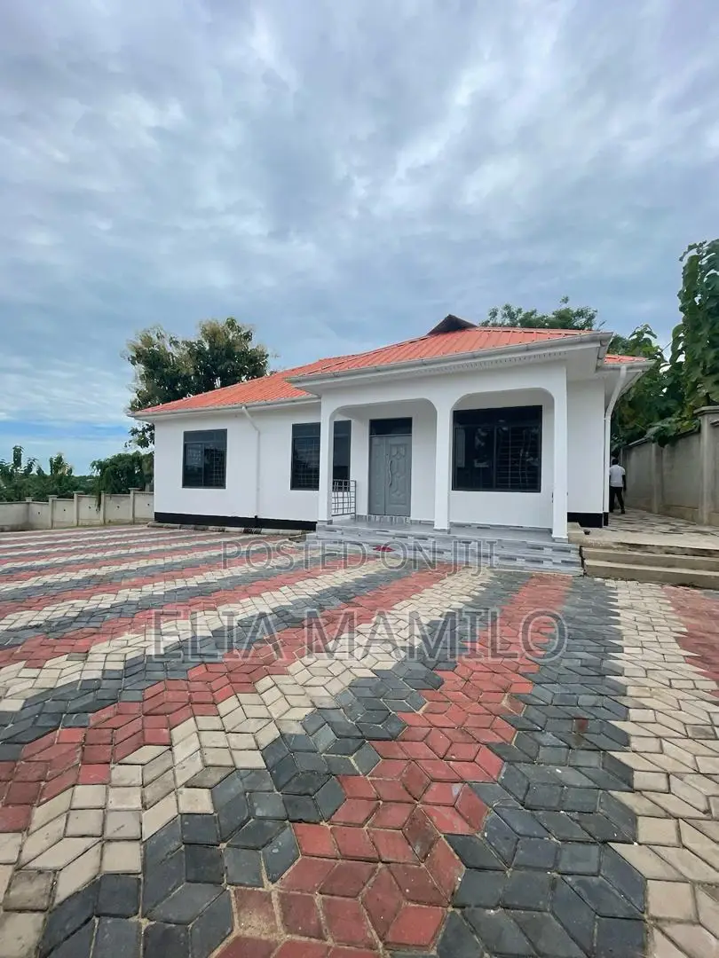 3bdrm House in Madale Flamingo, Kinondoni for sale