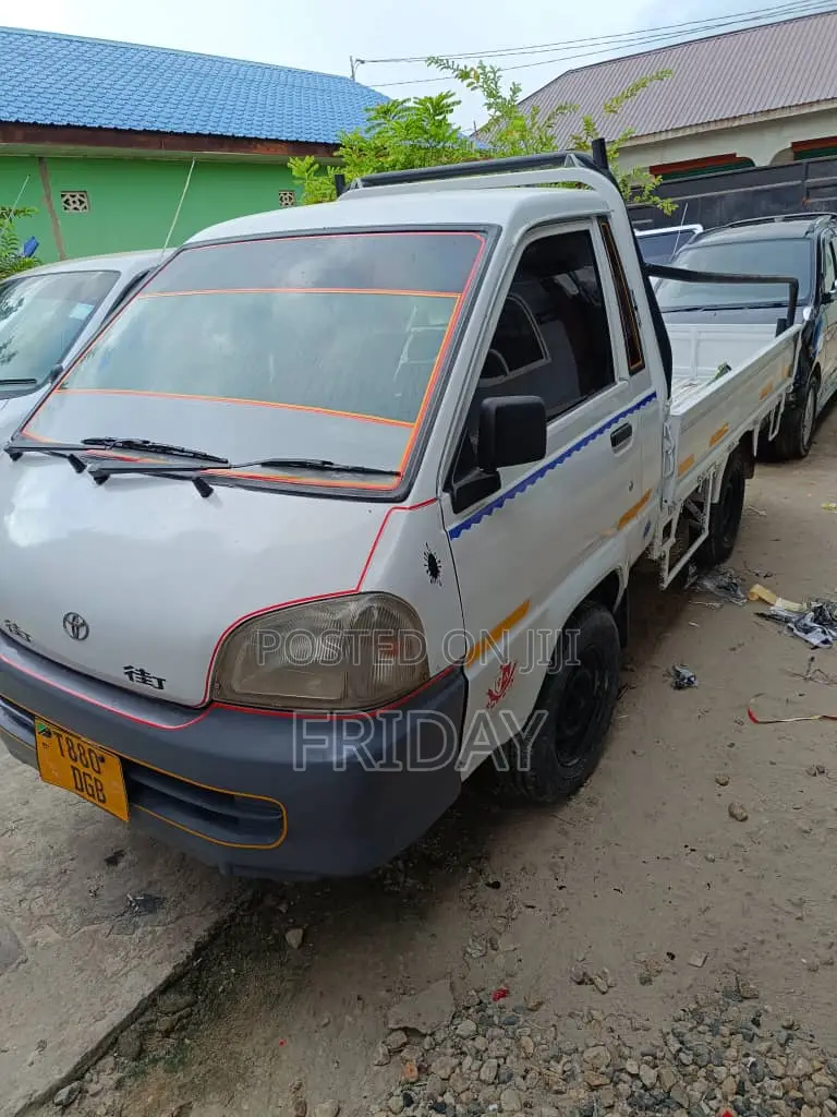 Toyota TownAce 2005 White