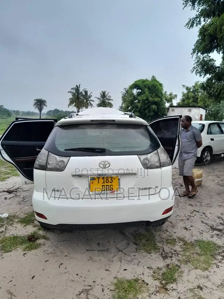 Toyota Harrier 2006 White