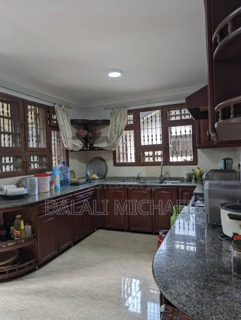 4bdrm House in Mbezibeach for sale