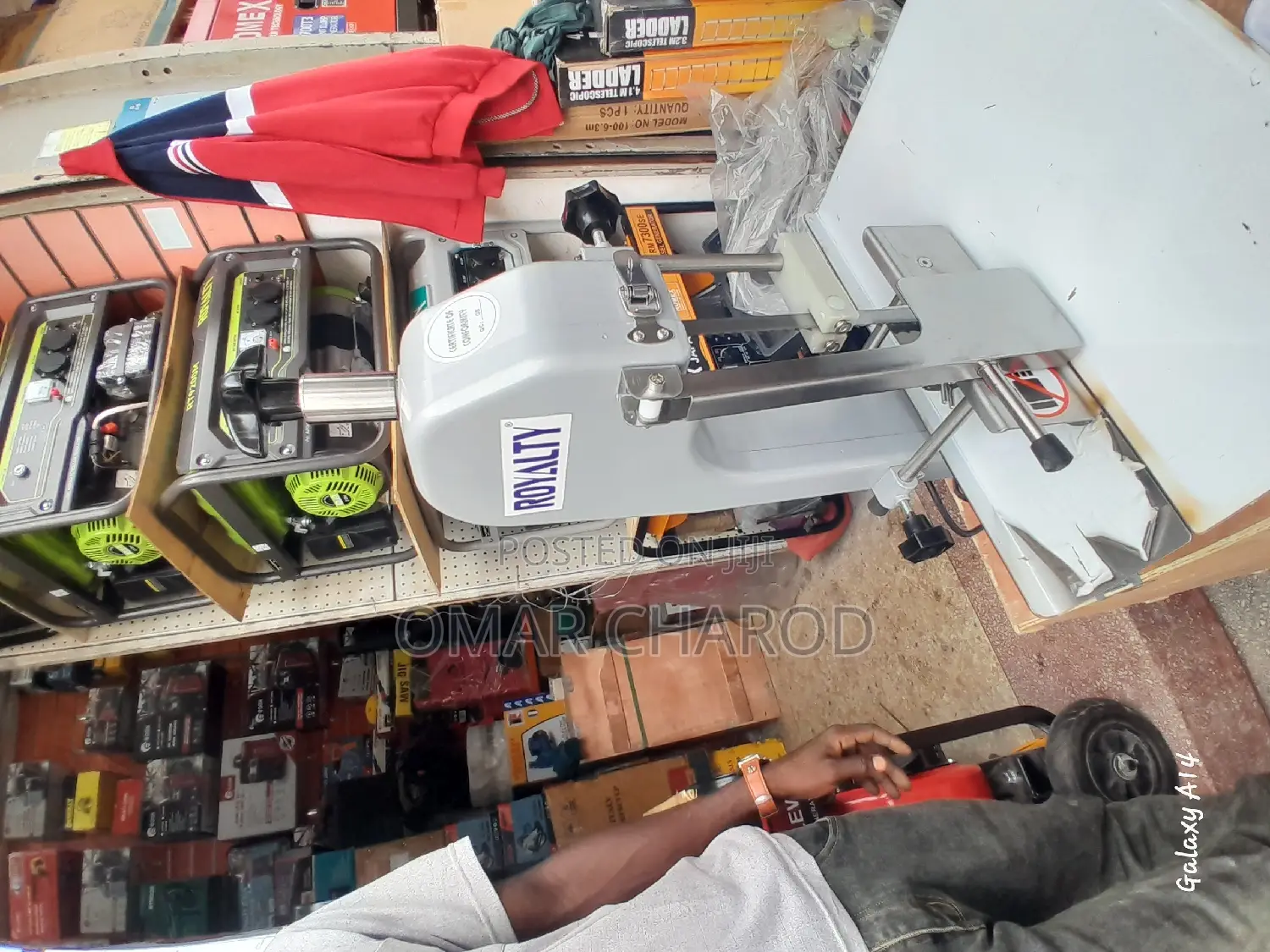Electric Born Saw