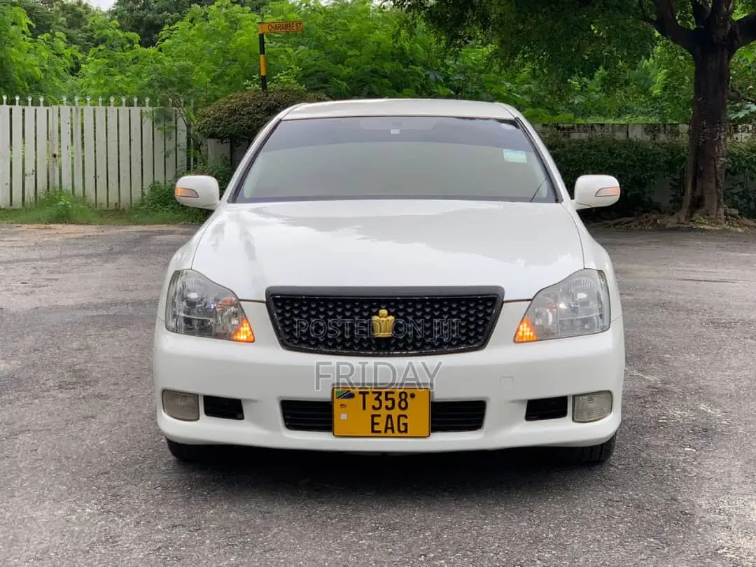 Toyota Crown 2005 White