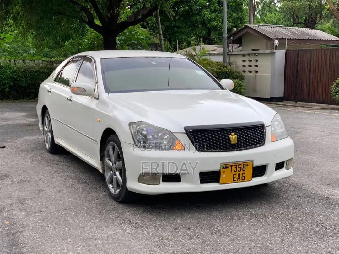 Toyota Crown 2005 White