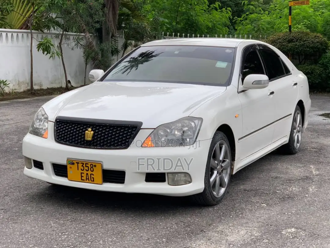 Toyota Crown 2005 White