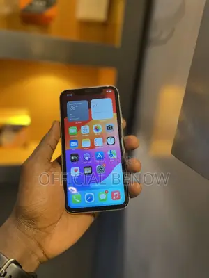 Apple iPhone 11 64 GB White