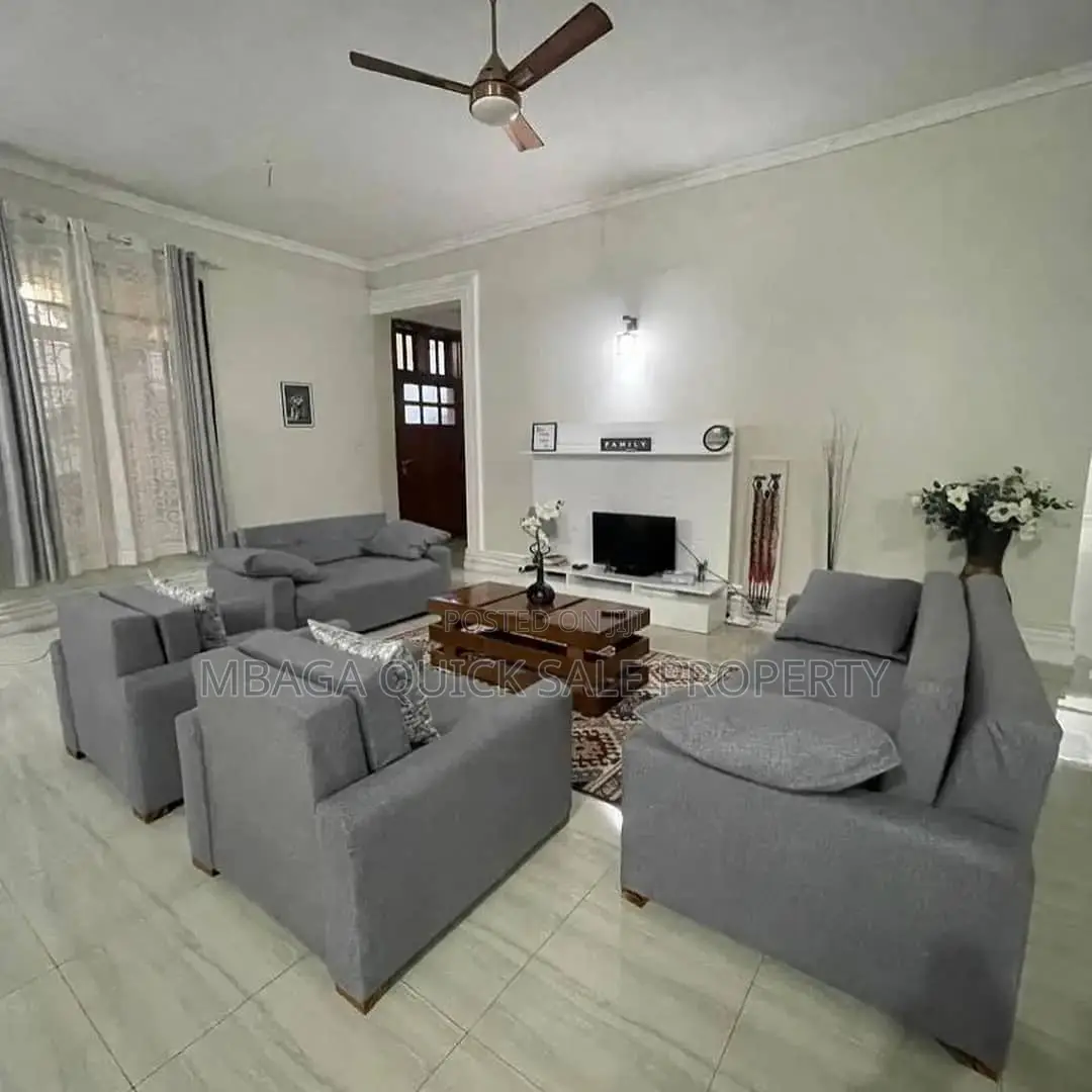5bdrm House in Bahari Beach, Kunduchi for rent