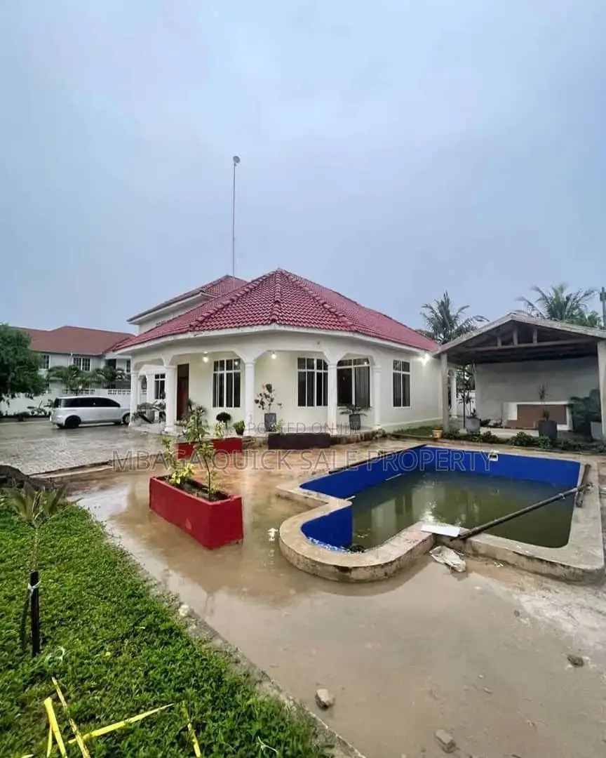 5bdrm House in Bahari Beach, Kunduchi for rent