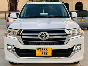 Toyota Land Cruiser 4.5 V8 VXR 2015 White