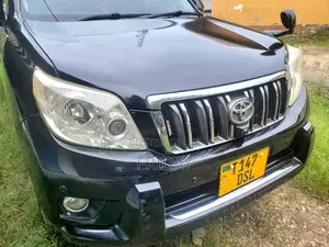 Toyota Land Cruiser Prado 2010 Black